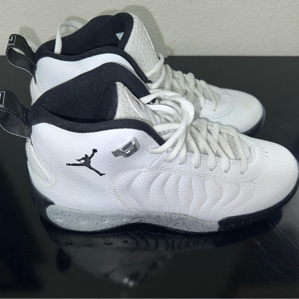 SOLD - BRAND NEW Nike Air Jordan Jumpman Pro - Size 5.5Youth